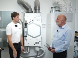 S přírodním chladivem vstříc zákazníkům a s podporou nového školicího střediska Stiebel Eltron