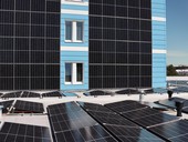 Fasádní fotovoltaika na budově depa Kačerov, foto &copy; TZB-info